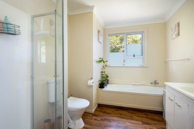 Photo of property in 136a Seaview Road, Westown, New Plymouth, 4310