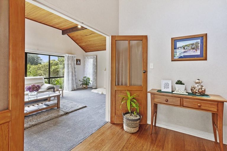 Photo of property in 23 Duval Grove, Tawa, Wellington, 5028