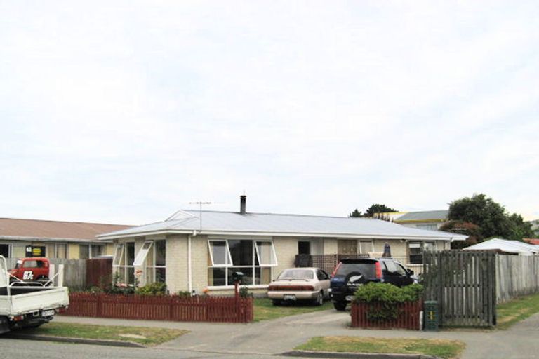 Photo of property in 16 Kuaka Crescent, Bromley, Christchurch, 8062