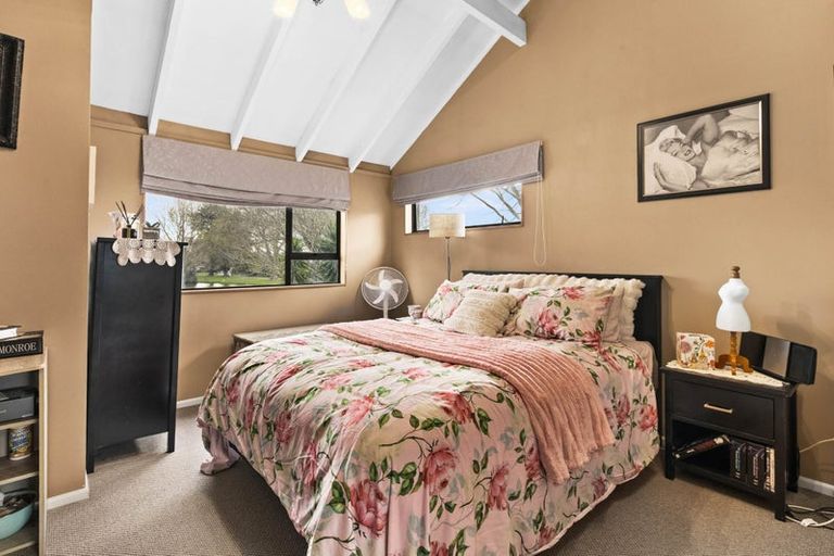 Photo of property in 16 Cormack Place, Greenmeadows, Napier, 4112