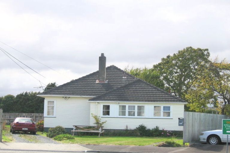 Photo of property in 21 Savage Crescent, Upper Hutt Central, Upper Hutt, 5018