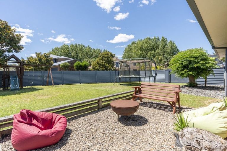 Photo of property in 1 San Clemento Way, Rototuna, Hamilton, 3210