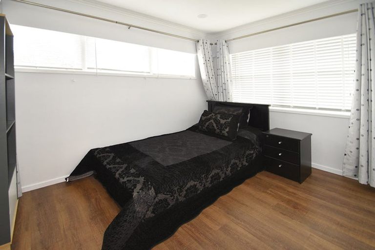 Photo of property in 26 Jaemont Avenue, Te Atatu South, Auckland, 0610