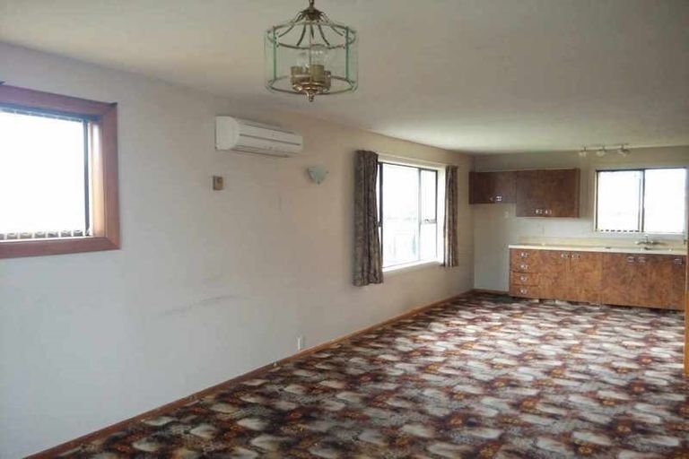 Photo of property in 8 Fulham Street, Islington, Christchurch, 8042