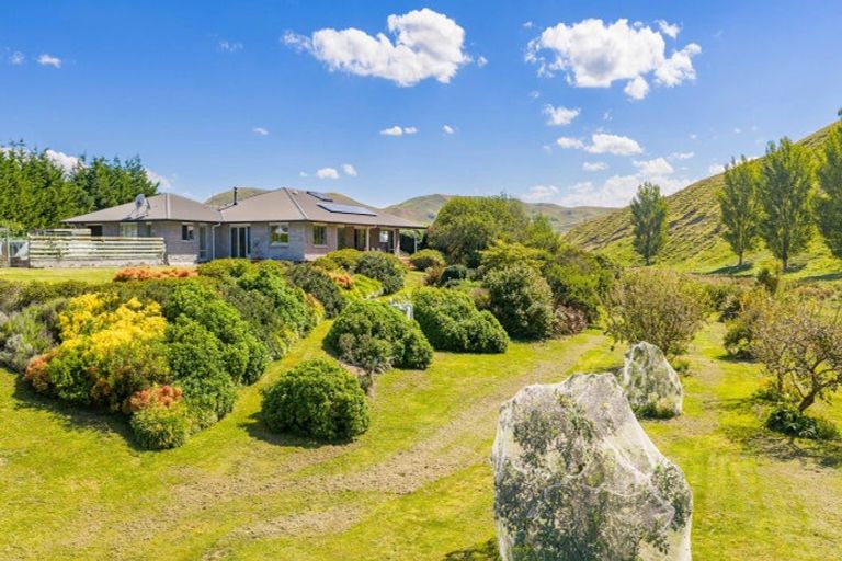 Photo of property in 1127 Pourerere Road, Omakere, Waipawa, 4271