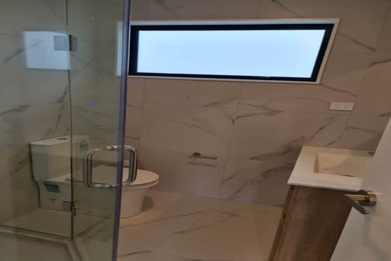 Photo of property in 107b Wharf Road, Te Atatu Peninsula, Auckland, 0610