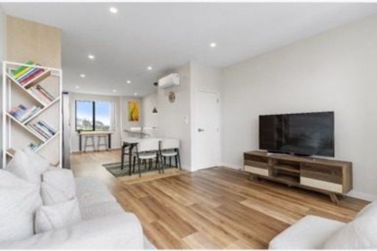 Photo of property in 36 Pohewa Road, Silverdale, 0932