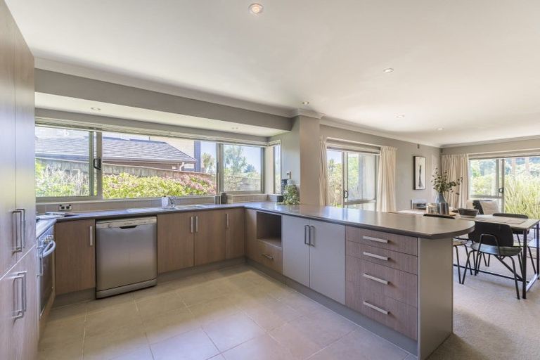 Photo of property in 8 Springhaven Lane, Paraparaumu, 5032