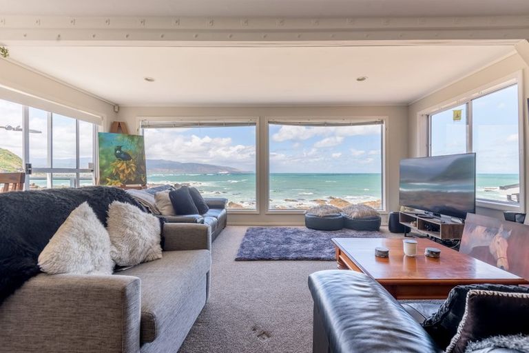 Photo of property in 148 The Esplanade, Houghton Bay, Wellington, 6023