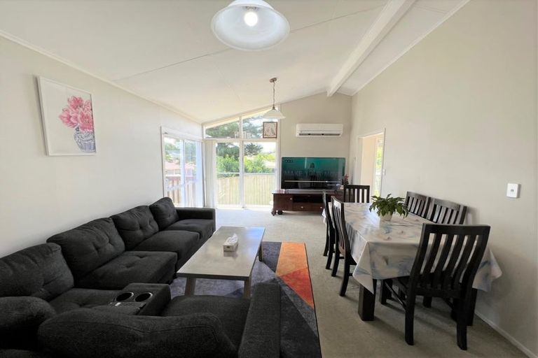 Photo of property in 15a Clendon Place, Manurewa, Auckland, 2102