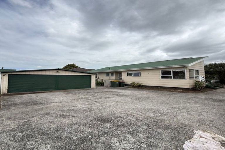 Photo of property in 2/114 Clevedon Road, Papakura, 2110