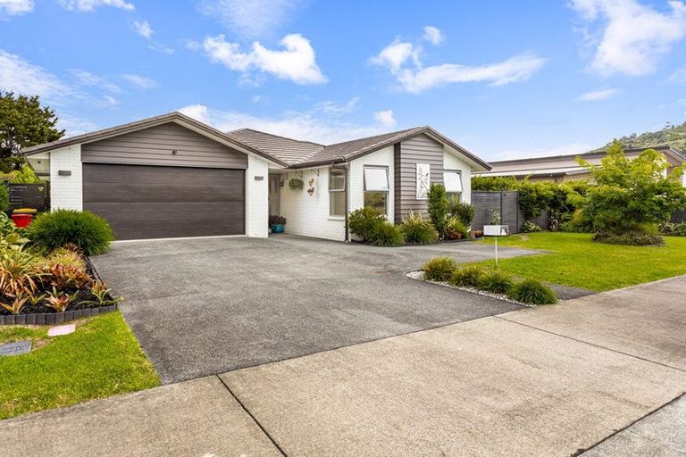 Photo of property in 13 Robert Might Road, Kumeu, 0810