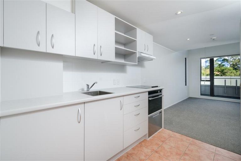 Photo of property in 15b/30 Westward Ho, Glen Eden, Auckland, 0602