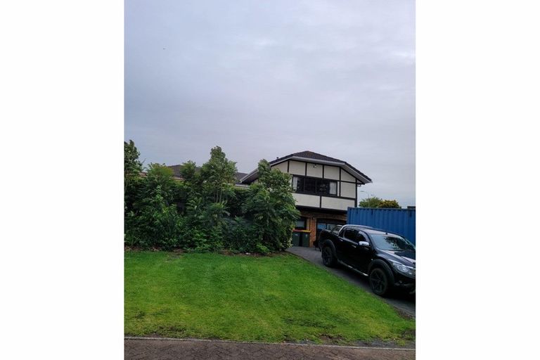Photo of property in 1 Paulownia Place, Totara Heights, Auckland, 2105