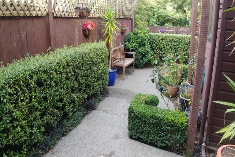 Photo of property in 70a Amapur Drive, Khandallah, Wellington, 6035