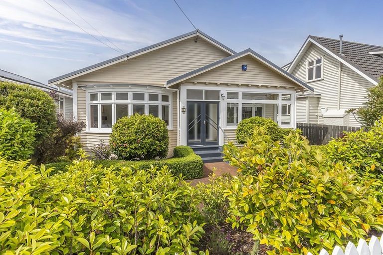 Photo of property in 8 Strathavon Road, Miramar, Wellington, 6022