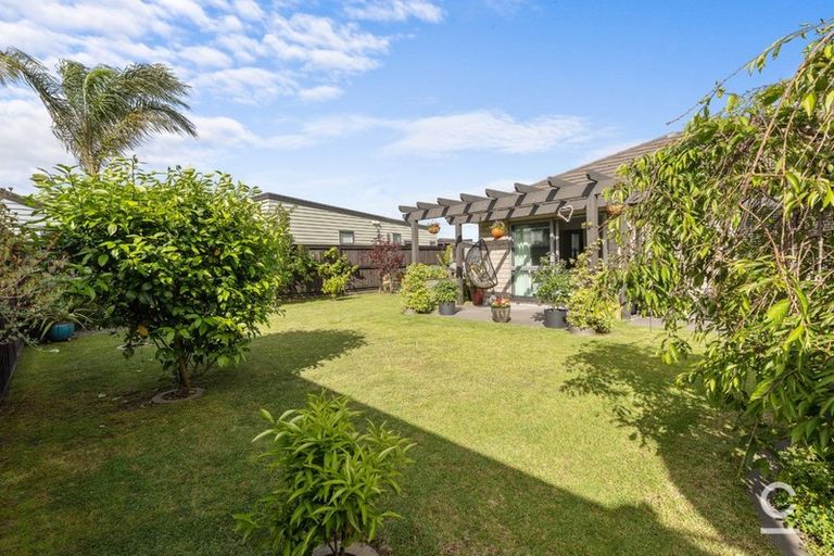 Photo of property in 25 Raiha Street, Papamoa Beach, Papamoa, 3118