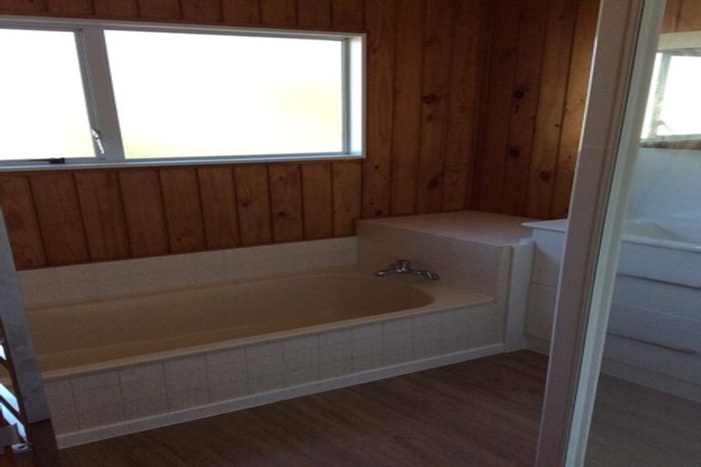 Photo of property in 2/170 Ennis Avenue, Pakuranga Heights, Auckland, 2010