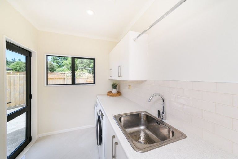 Photo of property in 96 Pacific Drive, Fitzherbert, Palmerston North, 4410