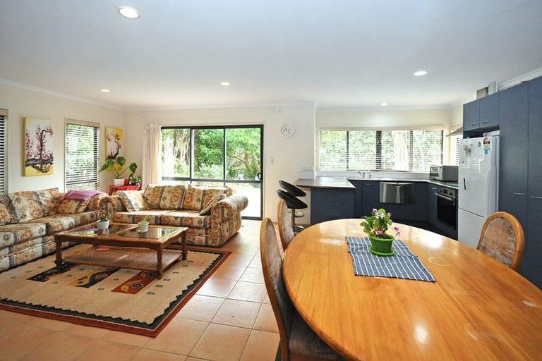 Photo of property in 27c Challinor Street, Pakuranga, Auckland, 2010