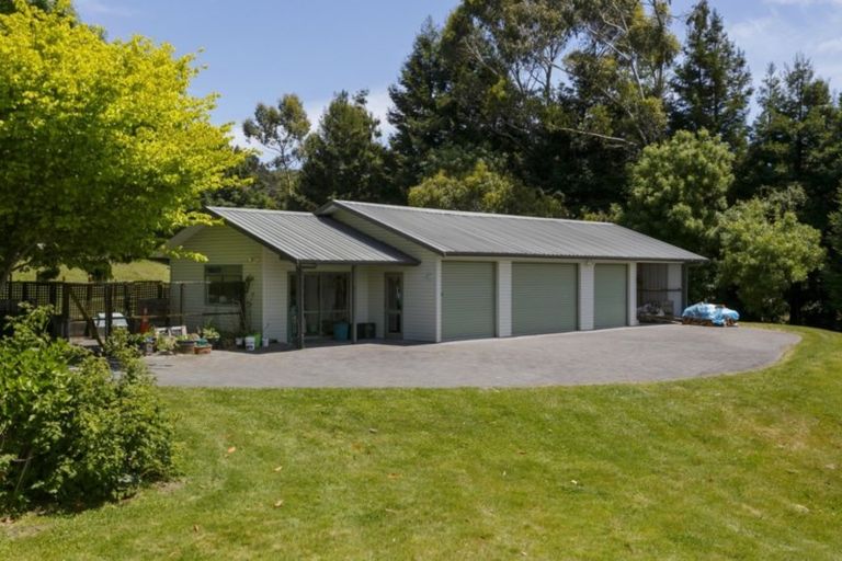 Photo of property in 22 Blue Ridge Drive, Acacia Bay, Taupo, 3385