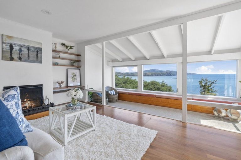 Photo of property in 36 Roys Road, Plimmerton, Porirua, 5026