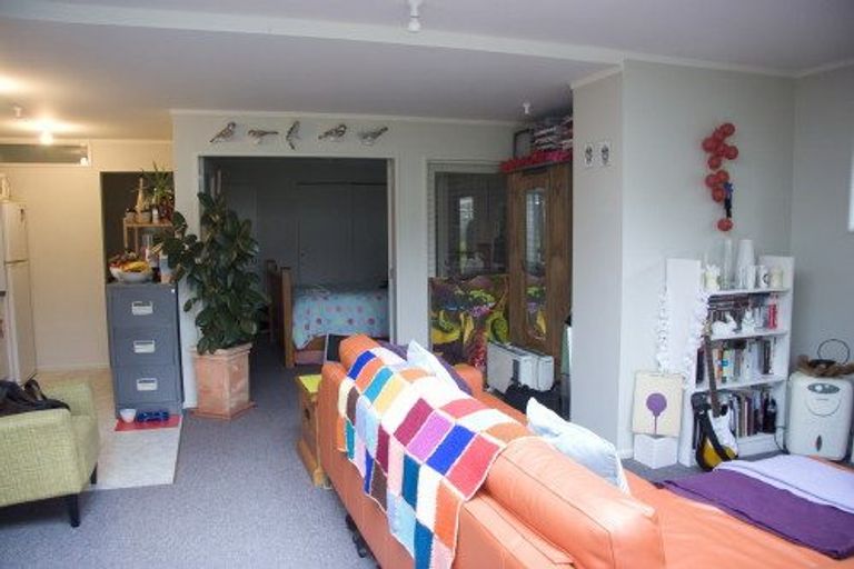 Photo of property in 2 Foyle Street, Island Bay, Wellington, 6023