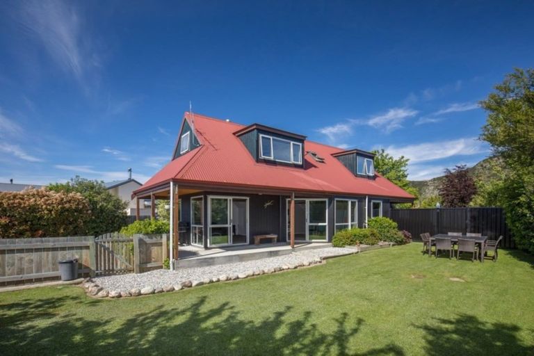 Photo of property in 42 Frye Crescent, Albert Town, Wanaka, 9305