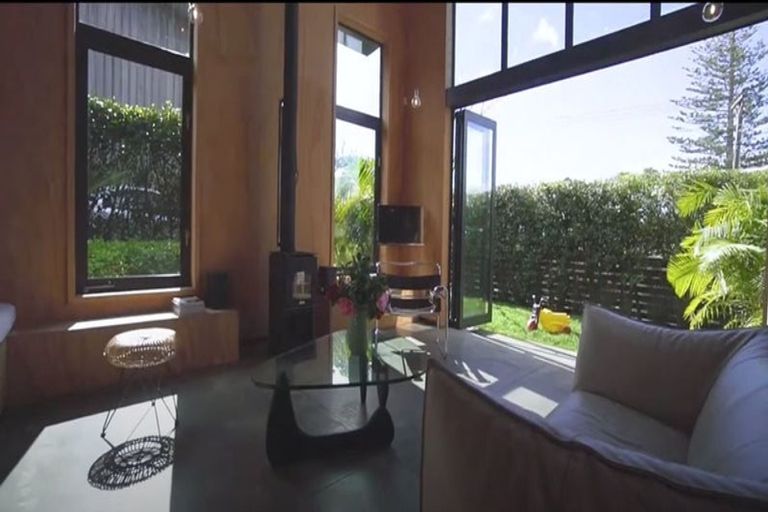 Photo of property in 21a Old Lake Road, Narrow Neck, Auckland, 0624