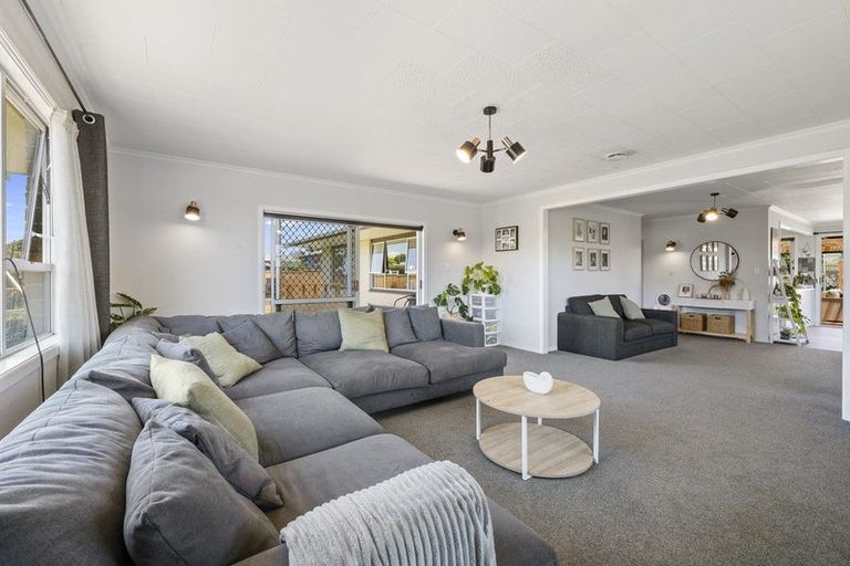 Photo of property in 31 Hutchins Street, Waitara, 4320