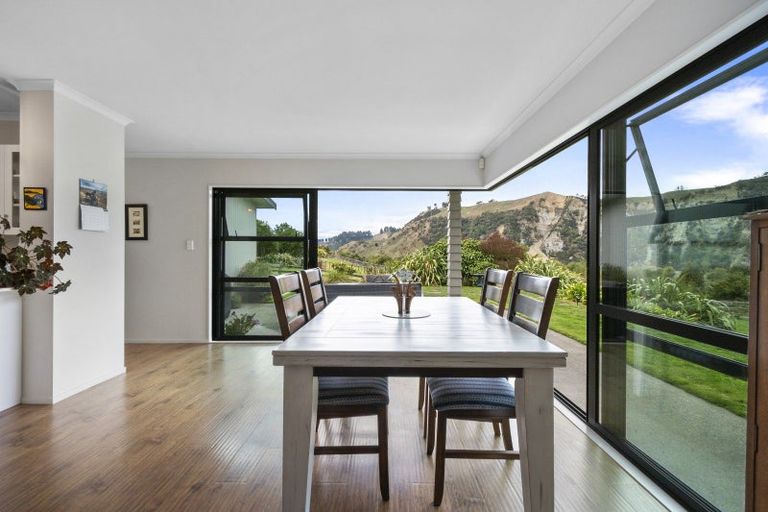 Photo of property in 125b Rowes Road, Hunterville, 4785