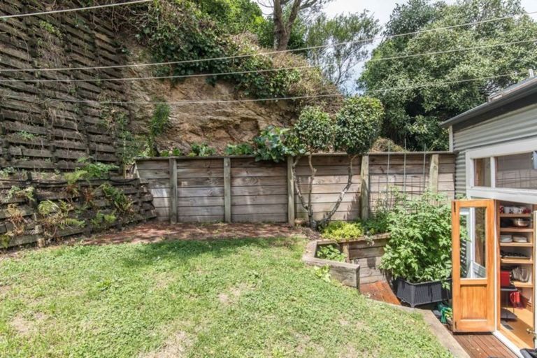 Photo of property in 2 Adams Terrace, Aro Valley, Wellington, 6021