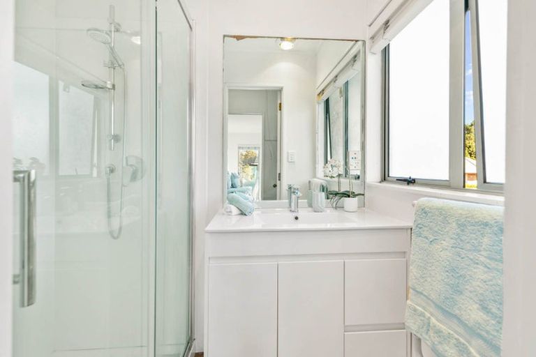 Photo of property in 1/7 Marbeth Court, Botany Downs, Auckland, 2010