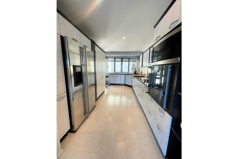 Photo of property in Beau Port Apartments, 30 The Crescent, Roseneath, Wellington, 6011