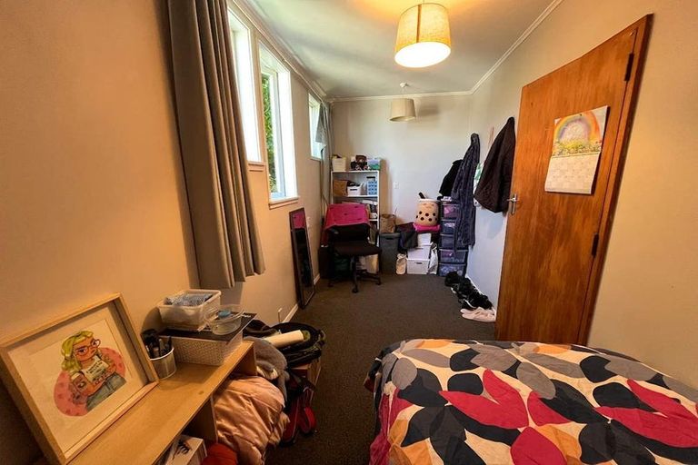 Photo of property in 34 Grove Road, Kelburn, Wellington, 6012