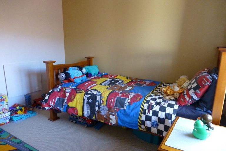 Photo of property in 17 Foresters Crescent, Parklands, Christchurch, 8083