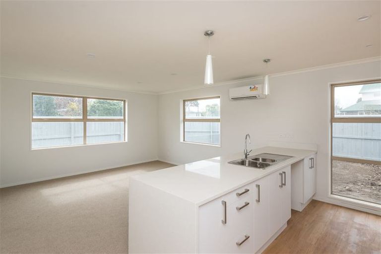 Photo of property in 2 John Morel Place, Parklands, Christchurch, 8083