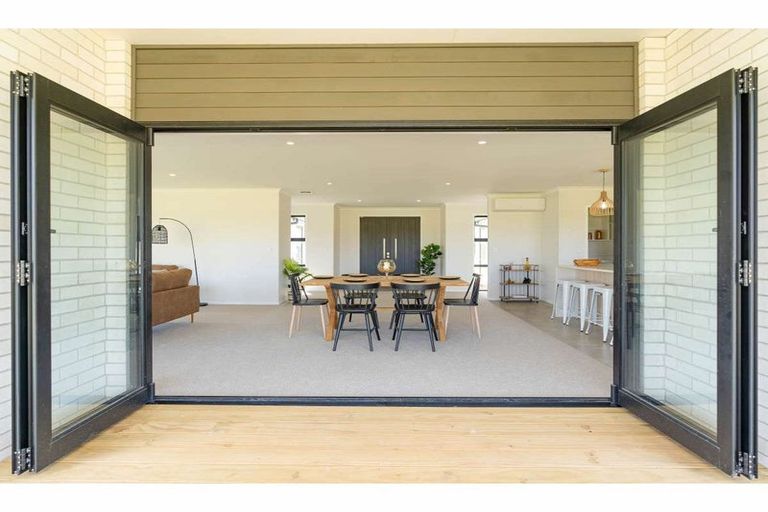 Photo of property in 11 The Lakes Drive, Kerikeri, 0230