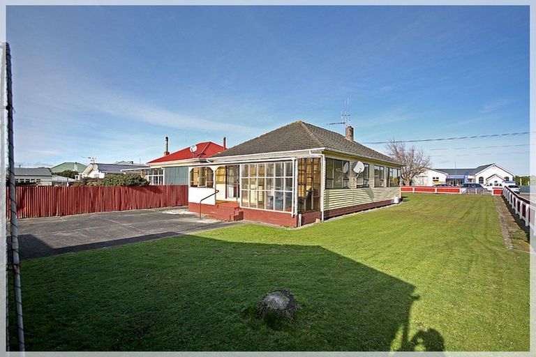 Photo of property in 17 Avenue Road, Foxton, 4814