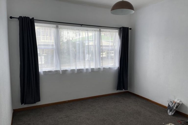 Photo of property in 6 Chatham Street, Berhampore, Wellington, 6023