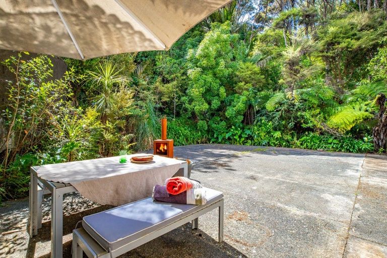 Photo of property in 33 Buckleton Road, Tawharanui Peninsula, Matakana, 0986