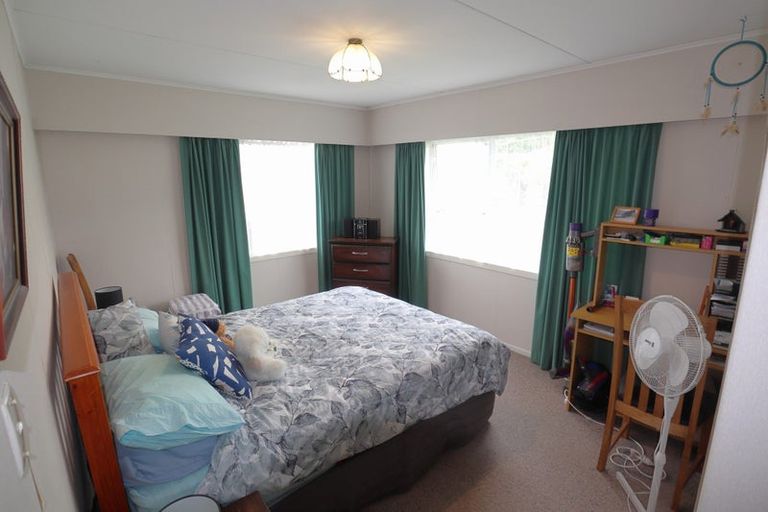 Photo of property in 31 Oberon Street, Stratford, 4332