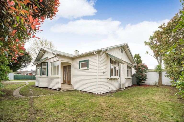 Photo of property in 4 Rainforth Street, Roslyn, Palmerston North, 4414