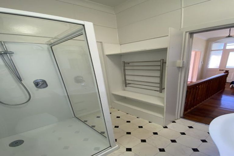 Photo of property in 183 Glenmore Street, Kelburn, Wellington, 6012