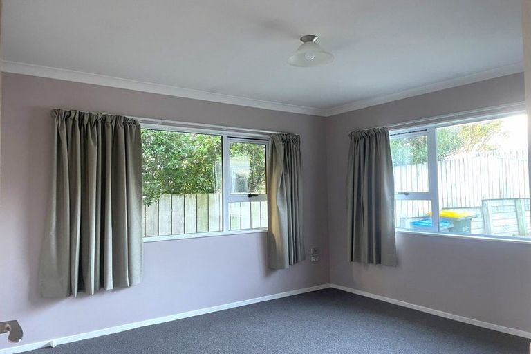 Photo of property in 10 Whenua View, Titahi Bay, Porirua, 5022