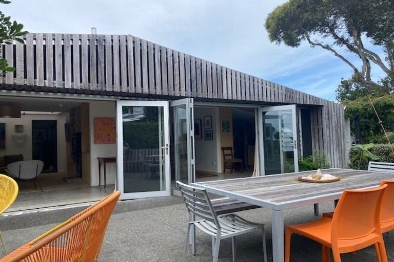 Photo of property in 18 Wellwood Terrace, Te Awanga, 4102