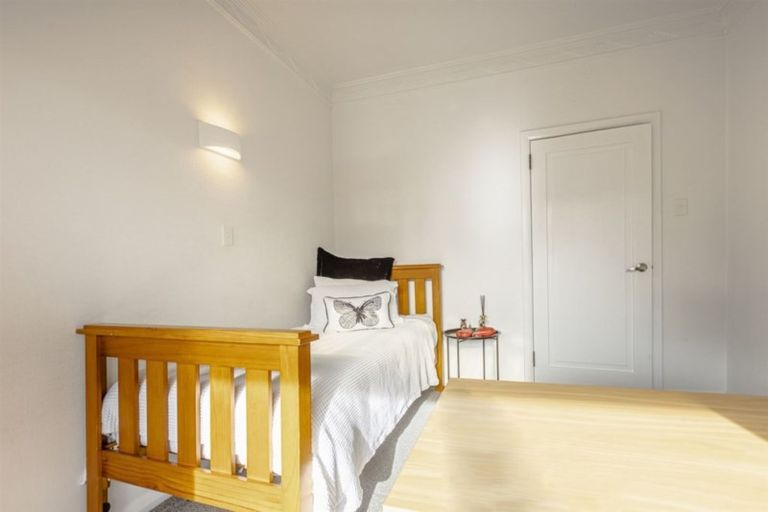 Photo of property in 43 Manapouri Crescent, Hokowhitu, Palmerston North, 4410