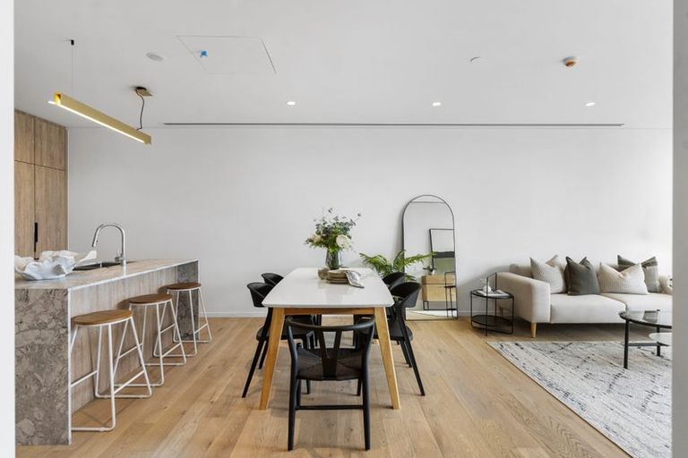 Photo of property in "milford 110" Penthouse, 103/110 Kitchener Road, Milford, Auckland, 0620