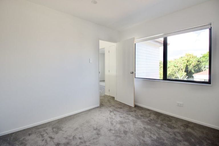 Photo of property in 111b Lancaster Road, Beach Haven, Auckland, 0626