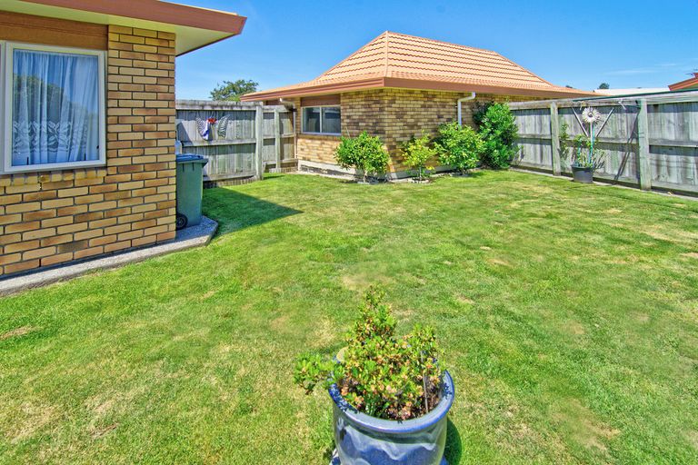 Photo of property in Holdsworth Villas, 11/2 William Donald Drive, Solway, Masterton, 5810